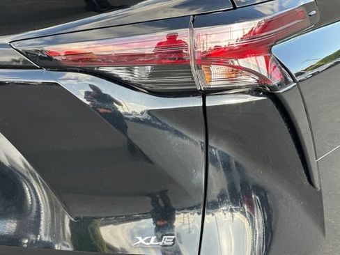 Used 2026 Toyota Sienna XLE FWD image 30