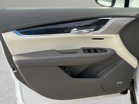 Used 2022 Cadillac XT6 Premium Luxury w/ Technology Package image 10