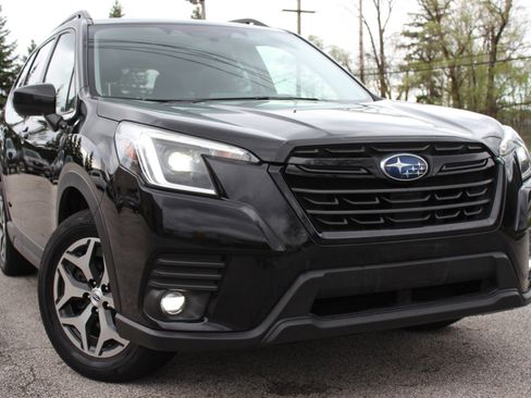 Used 2024 Subaru Forester Premium image 2
