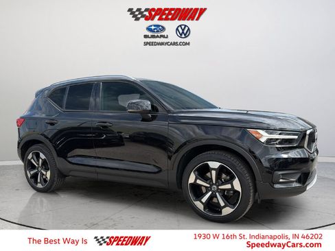 Used 2019 Volvo XC40 T5 Momentum AWD/4WD image 1