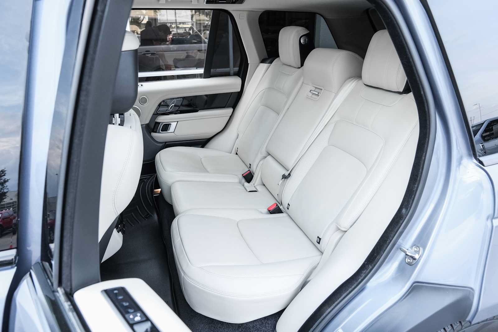 Used 2020 Land Rover Range Rover HSE AWD/4WD image 28