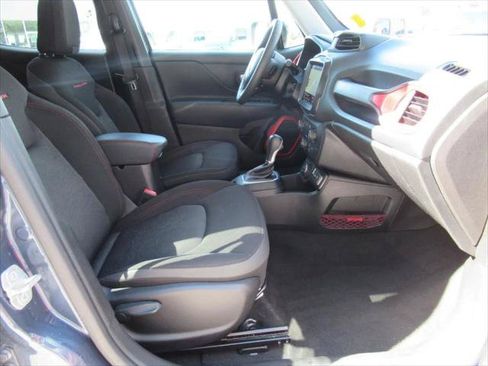 Certified 2023 Jeep Renegade Trailhawk AWD/4WD image 10