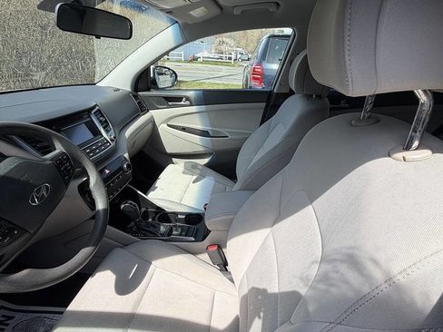 Used 2017 Hyundai Tucson SE FWD image 25