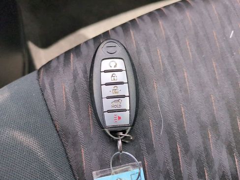 Used 2018 Nissan Rogue SV FWD image 27