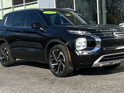 Used 2022 Mitsubishi Outlander SEL image 2