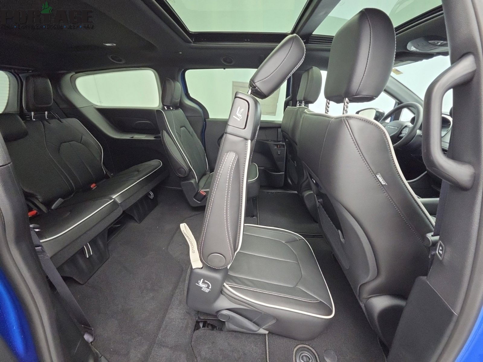 New 2027 Chrysler Pacifica Limited AWD/4WD image 48