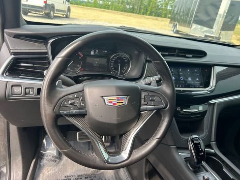 Used 2023 Cadillac XT6 Sport image 15