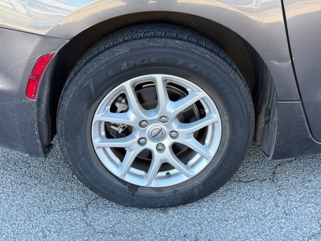 Used 2021 Chrysler Pacifica Touring-L FWD image 12
