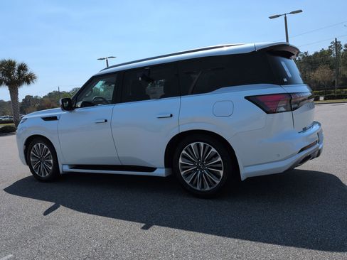 New 2026 INFINITI QX80 Luxe image 7