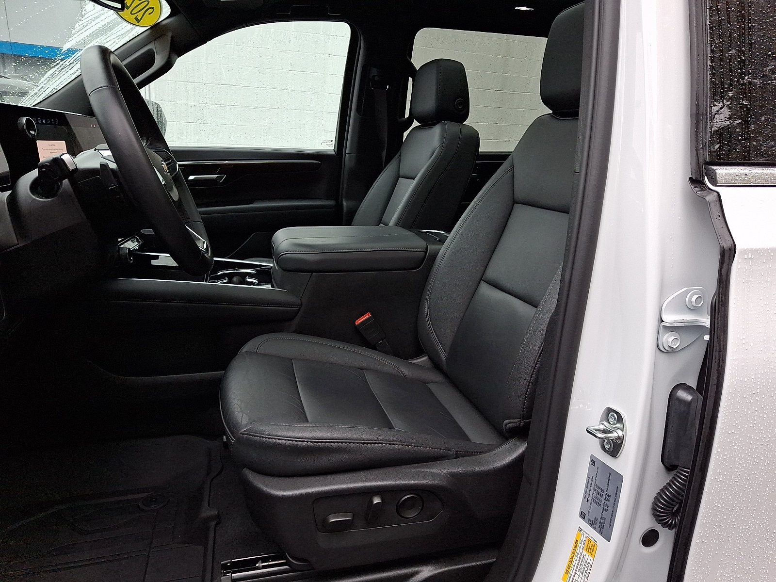 Used 2025 Chevrolet Suburban LT w/ Comfort Package AWD/4WD image 16