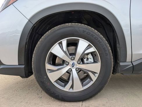 Used 2023 Subaru Ascent Premium w/ Convenience Package image 9