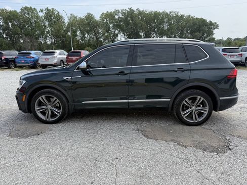 Used 2018 Volkswagen Tiguan SEL w/ R-Line Package FWD image 6
