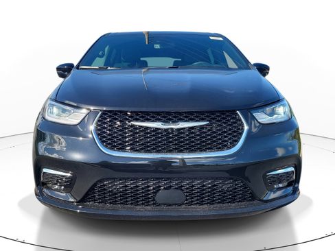 New 2026 Chrysler Pacifica Select image 3