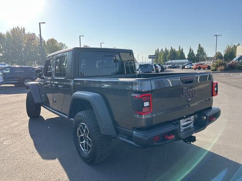 Certified 2024 Jeep Gladiator Rubicon w/ Technology Group image 4