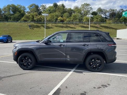 New 2025 Jeep Grand Cherokee Altitude w/ Trailer Tow Package image 4