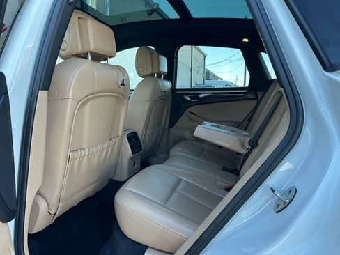 Used 2019 Porsche Macan image 19