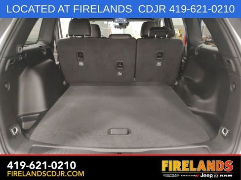 New 2026 Jeep Grand Cherokee Altitude AWD/4WD image 17