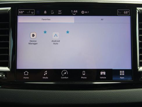 Used 2023 Chrysler Pacifica Touring-L image 34