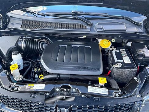 Used 2019 Dodge Grand Caravan SE FWD image 9
