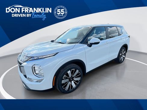 New 2025 Mitsubishi Outlander SE image 1