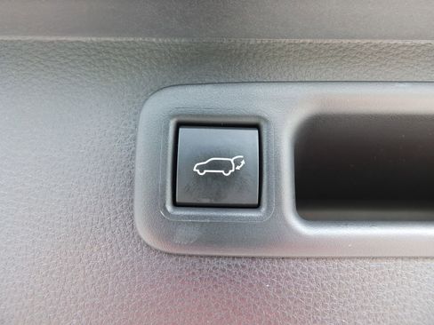 Used 2026 Toyota Highlander Limited AWD/4WD image 18