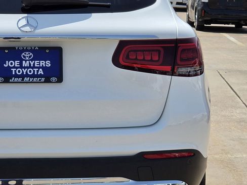 Used 2022 Mercedes-Benz GLC 300 w/ Premium Package Lite image 9