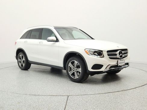 Used 2019 Mercedes-Benz GLC 300 image 3