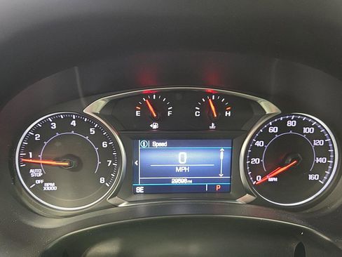 Used 2024 GMC Terrain SLE image 17