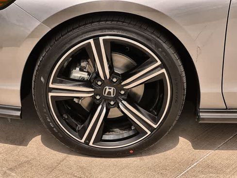 Used 2025 Honda Accord Sport image 9