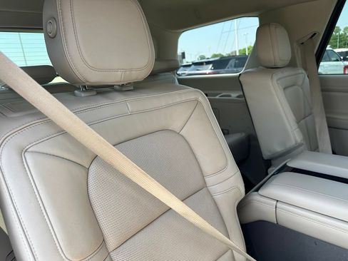 Used 2018 Lincoln Navigator Reserve w/ Technology Package AWD/4WD image 27