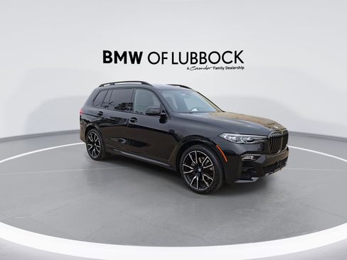 Used 2021 BMW X7 xDrive40i w/ M Sport Package AWD/4WD image 2