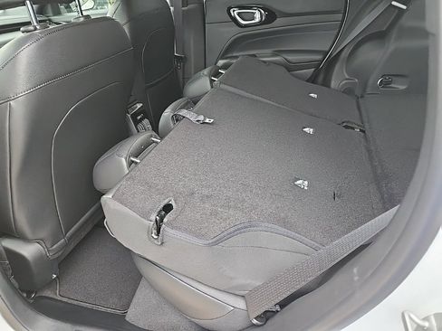 Used 2026 Jeep Compass Latitude image 81