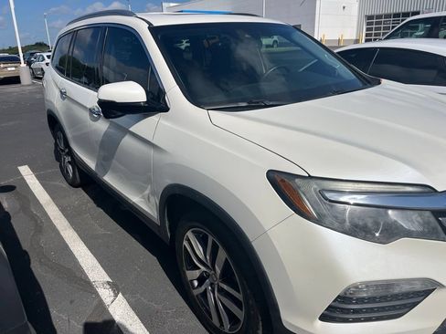 Used 2017 Honda Pilot Touring image 3