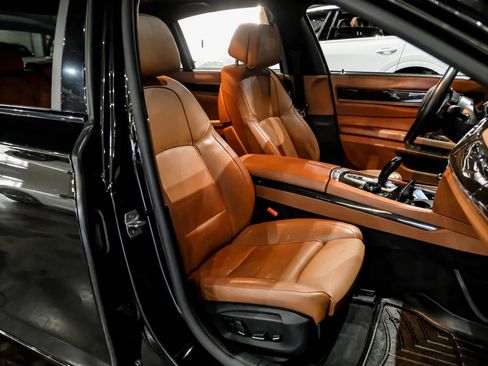 Used 2014 BMW 750i RWD image 37