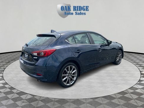 Used 2018 MAZDA MAZDA3 Touring FWD image 5