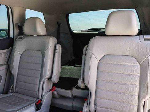 Used 2021 Volkswagen Atlas SEL Premium image 19