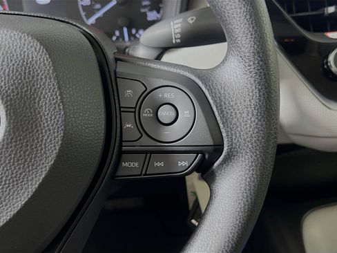 Used 2025 Toyota Corolla LE image 20