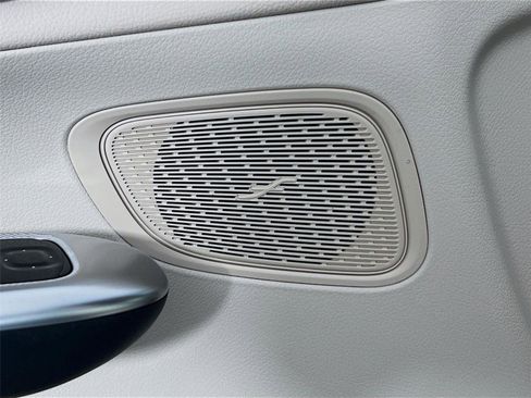 Certified 2025 Mercedes-Benz GLC 300 4MATIC image 16