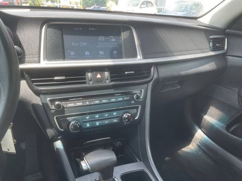 Used 2020 Kia Optima LX FWD image 17