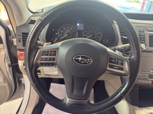 Used 2012 Subaru Outback 2.5i Limited w/ Moonroof Pkg image 16