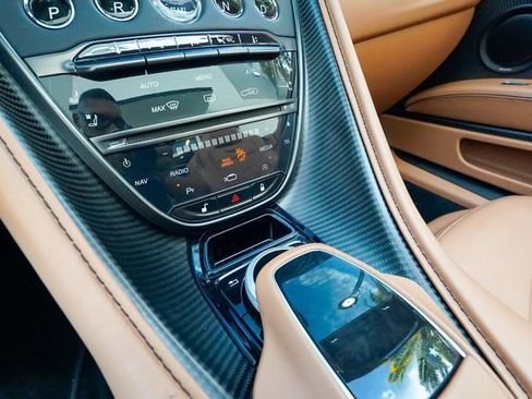 Used 2023 Aston Martin DBS Volante image 86