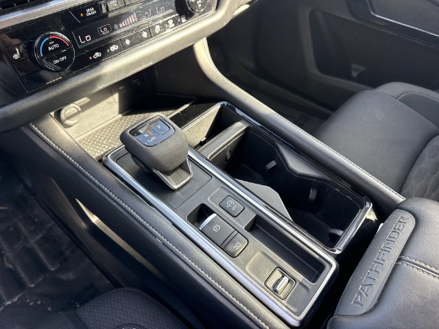 Used 2022 Nissan Pathfinder SV FWD image 21