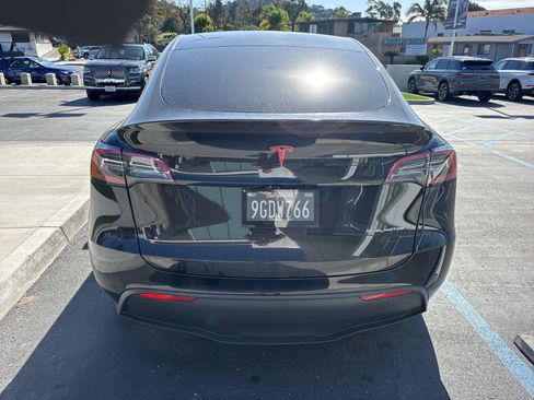 Used 2023 Tesla Model Y Long Range image 4