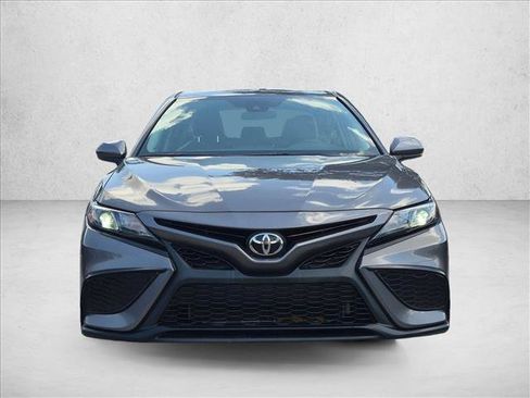Used 2021 Toyota Camry SE FWD image 2