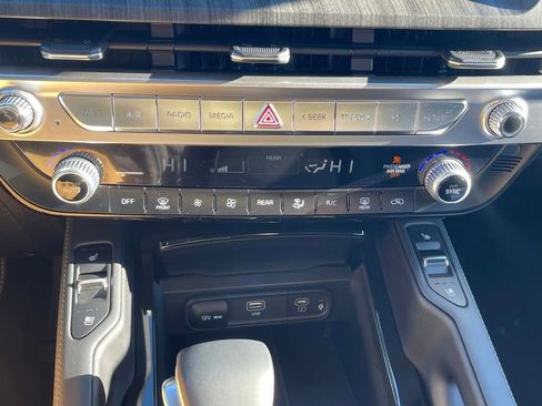 Used 2025 Kia Telluride EX image 14