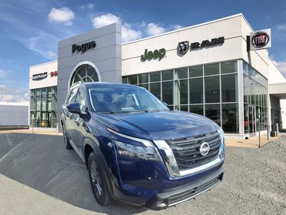 Used 2025 Nissan Pathfinder SV