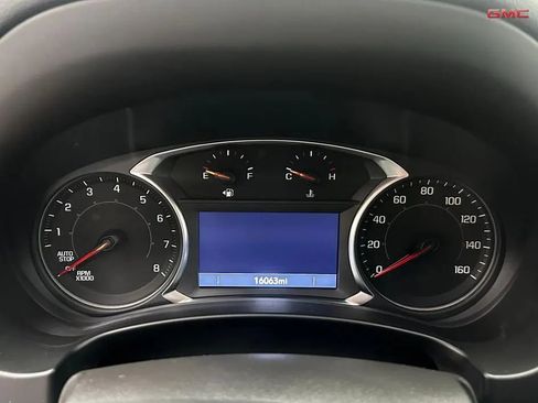 Used 2024 GMC Terrain SLT image 11