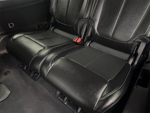 Used 2024 Jeep Grand Cherokee L Limited w/ Luxury Tech Group II image 40