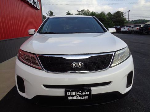 Used 2014 Kia Sorento LX AWD/4WD image 11