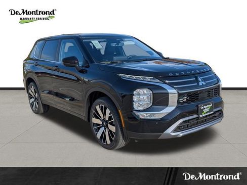 New 2026 Mitsubishi Outlander SE image 3